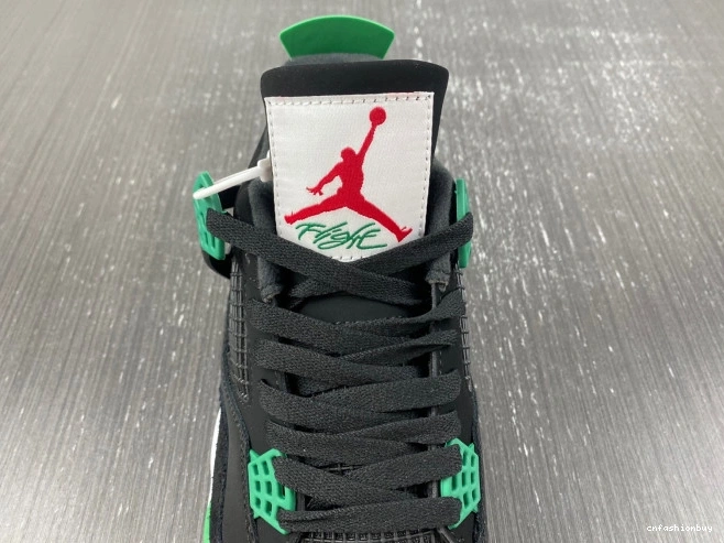 Jordan DR5415-030 Retro 4 SB 0819